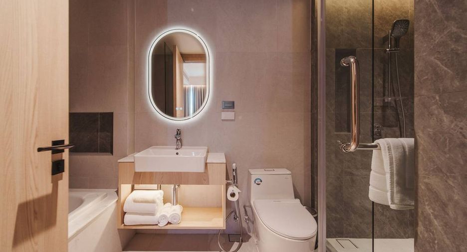 For rent 2 bedrooms apartment in Pathum Wan, Bangkok