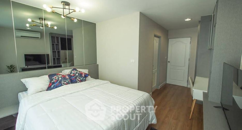 For rent 4 bedrooms condo in Sathon, Bangkok
