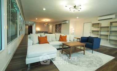 For rent 4 bedrooms condo in Sathon, Bangkok