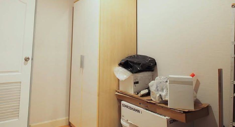 For rent 4 bedrooms condo in Sathon, Bangkok