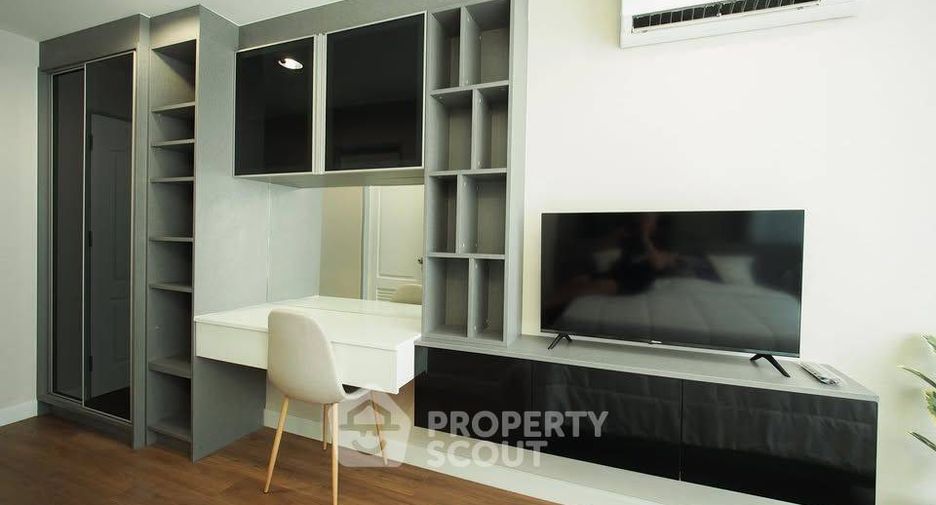 For rent 4 bedrooms condo in Sathon, Bangkok