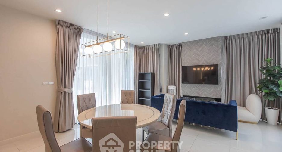 Casa en alquiler de 4 habitaciones en Lat Phrao, Bangkok