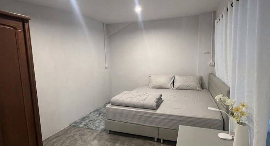 For rent 2 bedrooms condo in Phra Khanong, Bangkok