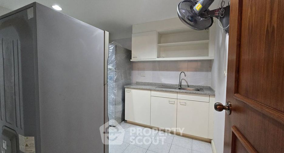 Condo en alquiler de 2 habitaciones en Yan Nawa, Bangkok