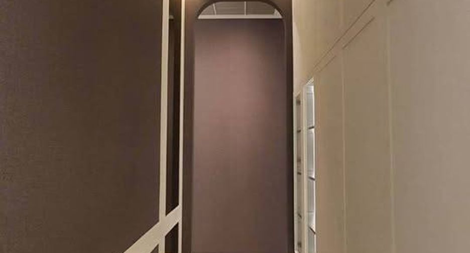 For rent 2 bedrooms condo in Bang Rak, Bangkok