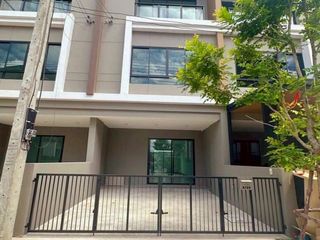 For rent 4 ベッドルーム townhouse in Bang Khen, Bangkok