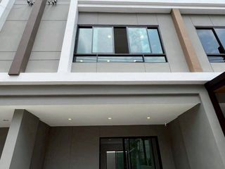 For rent 4 ベッドルーム townhouse in Bang Khen, Bangkok