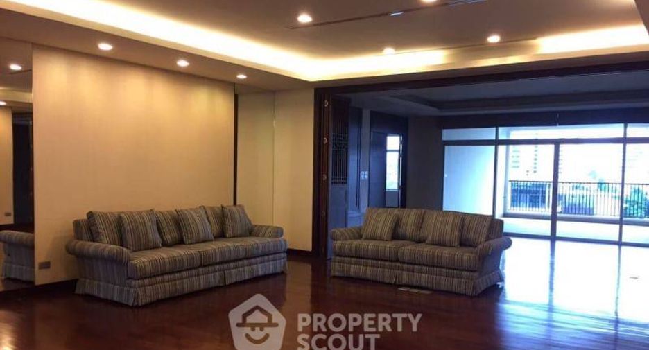 For rent 4 bedrooms apartment in Yan Nawa, Bangkok