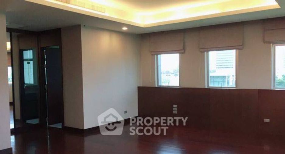 For rent 4 bedrooms apartment in Yan Nawa, Bangkok