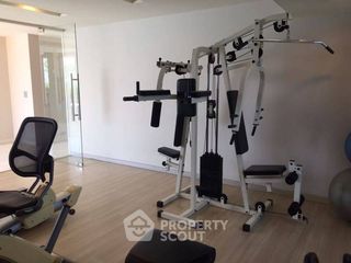 For rent 4 bedrooms apartment in Yan Nawa, Bangkok
