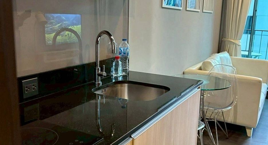 For rent 1 bed condo in Khlong Toei, Bangkok
