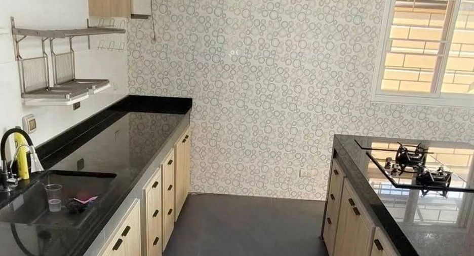 For rent 4 ベッドルーム house in Saphan Sung, Bangkok