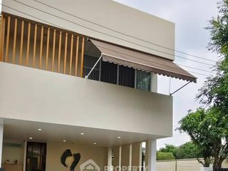 For rent 4 bedrooms house in Saphan Sung, Bangkok