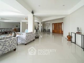 For rent 4 bedrooms condo in Na Jomtien, Pattaya