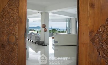For rent 4 ベッドルーム condo in Na Jomtien, Pattaya