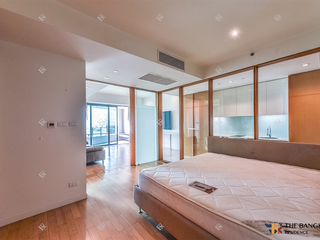 For sale 1 bed condo in Yan Nawa, Bangkok