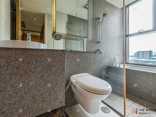 For sale 1 bed condo in Yan Nawa, Bangkok