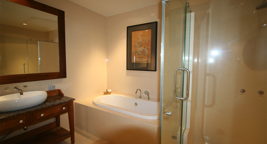 Condo en venta de 2 habitaciones en Khlong Toei, Bangkok