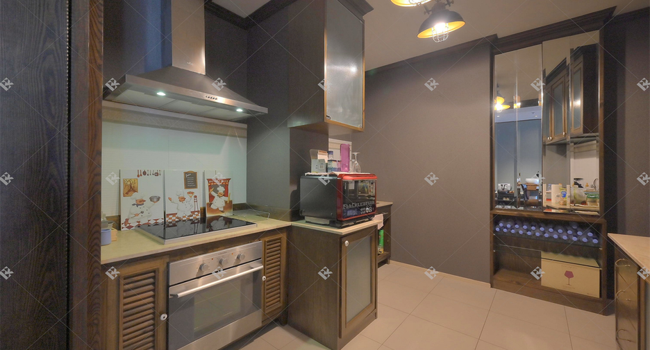 À vendre 2 chambres condo à Khlong Toei, Bangkok
