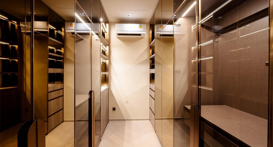 For sale 4 bedrooms condo in Sathon, Bangkok