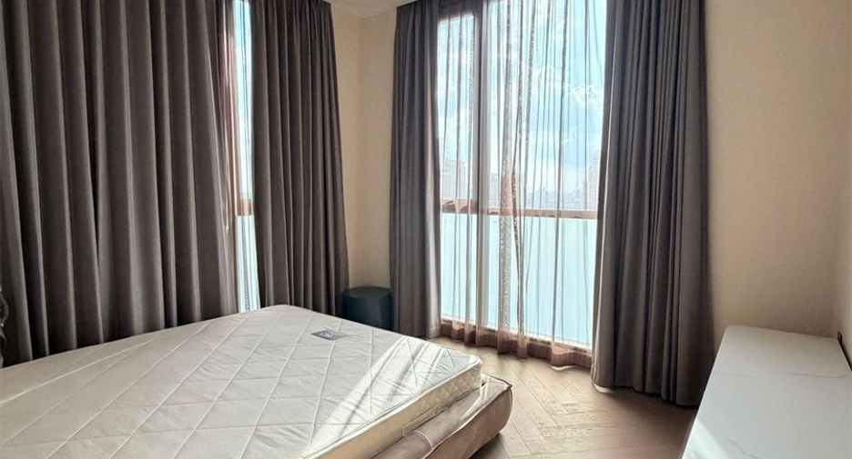 For sale 4 bedrooms condo in Sathon, Bangkok
