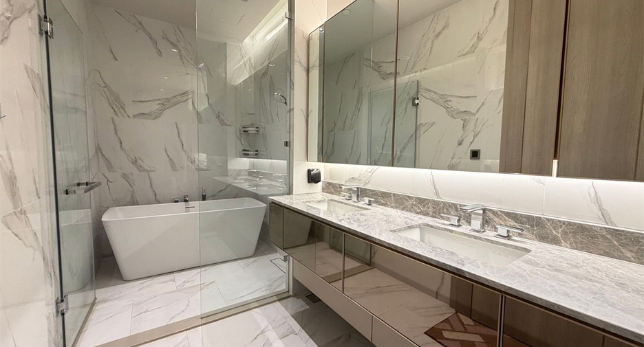 For sale 4 bedrooms condo in Sathon, Bangkok
