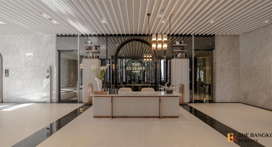 For sale 4 bedrooms condo in Sathon, Bangkok