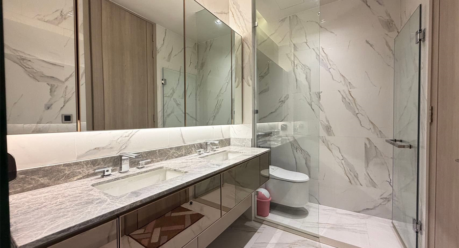 For sale 4 bedrooms condo in Sathon, Bangkok