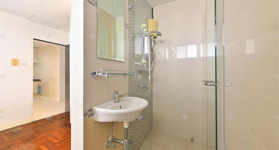For sale 2 bedrooms condo in Khlong Toei, Bangkok