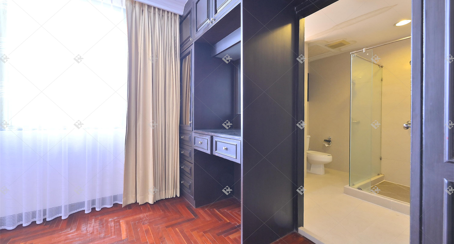 For sale 2 bedrooms condo in Khlong Toei, Bangkok