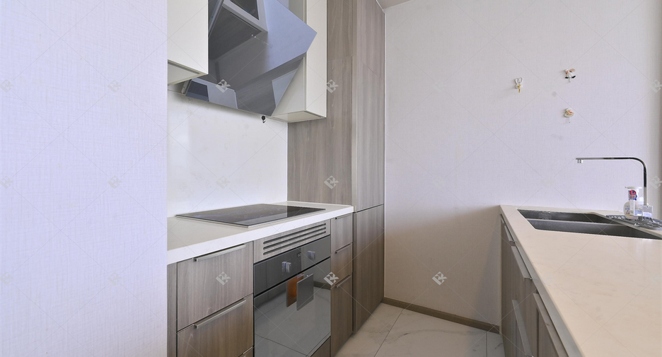 For sale 3 bedrooms condo in Khlong Toei, Bangkok