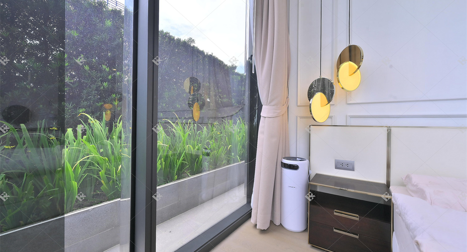 For sale 3 bedrooms condo in Khlong Toei, Bangkok