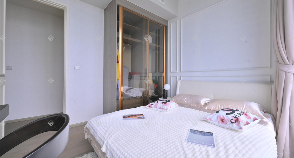 For sale 3 bedrooms condo in Khlong Toei, Bangkok