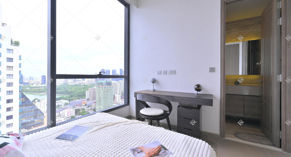 For sale 3 bedrooms condo in Khlong Toei, Bangkok