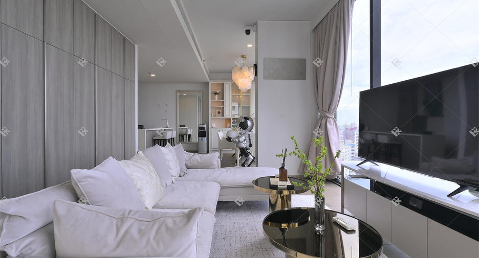 For sale 3 bedrooms condo in Khlong Toei, Bangkok