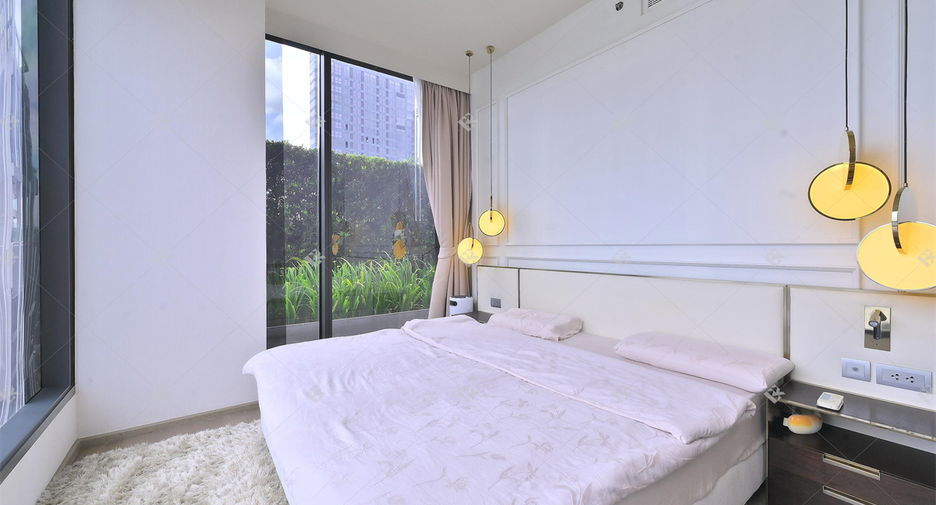 For sale 3 bedrooms condo in Khlong Toei, Bangkok