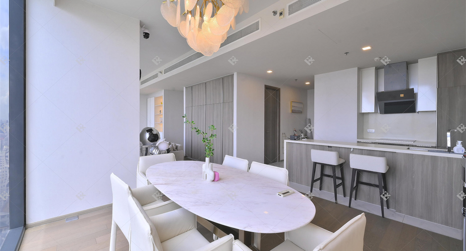 For sale 3 bedrooms condo in Khlong Toei, Bangkok