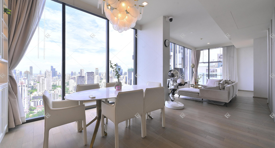 For sale 3 bedrooms condo in Khlong Toei, Bangkok