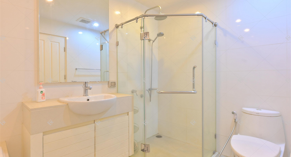 Wohnung zur Miete mit 3 Zimmer in Khlong Toei, Bangkok