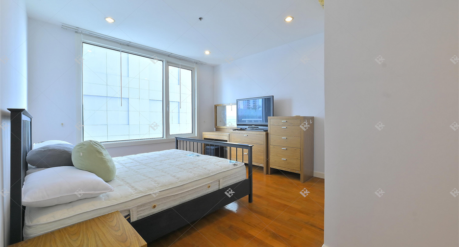 Wohnung zur Miete mit 3 Zimmer in Khlong Toei, Bangkok