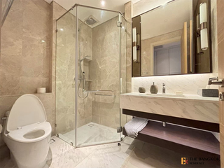 Condo en alquiler de 2 habitaciones en Pathum Wan, Bangkok