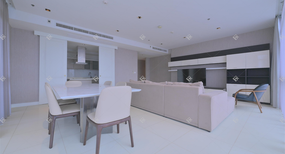 Wohnung zur Miete mit 3 Zimmer in Pathum Wan, Bangkok