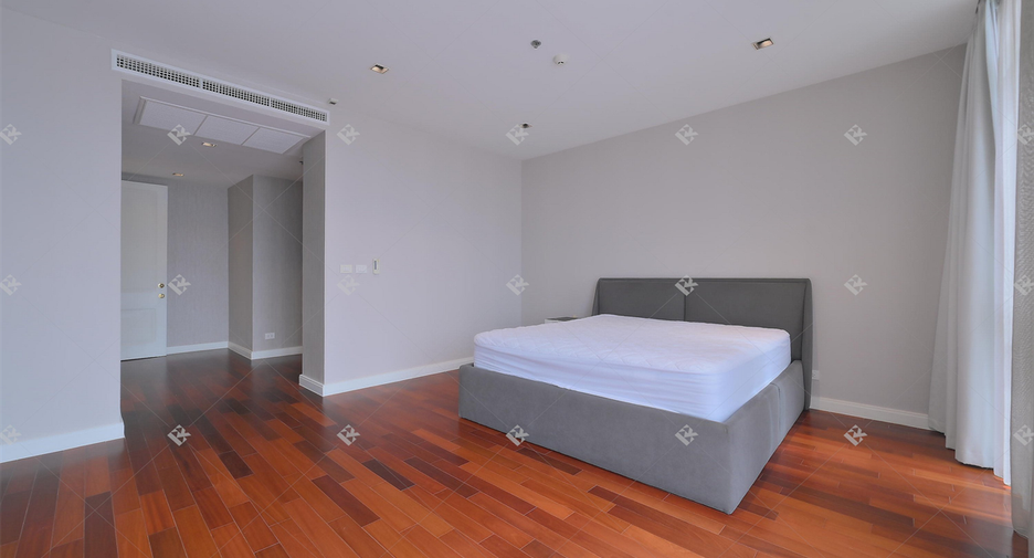 Wohnung zur Miete mit 3 Zimmer in Pathum Wan, Bangkok