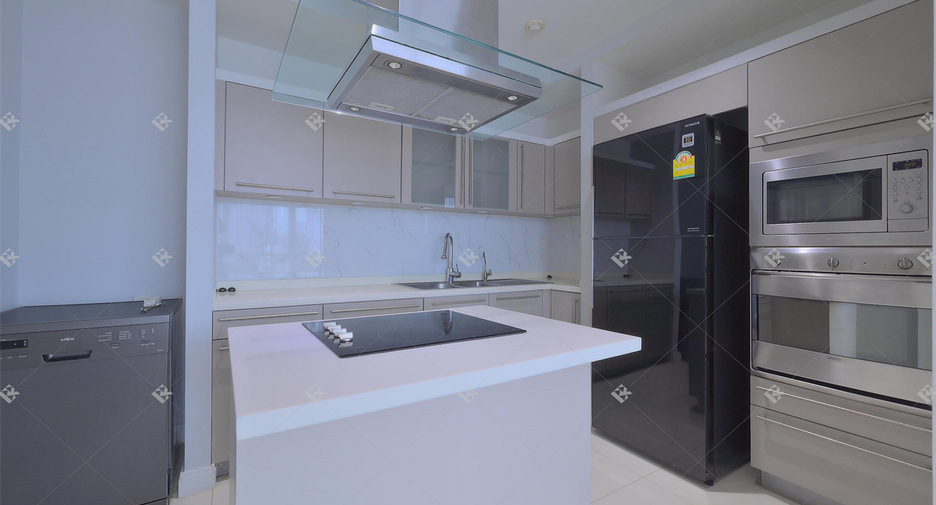 Wohnung zur Miete mit 3 Zimmer in Pathum Wan, Bangkok