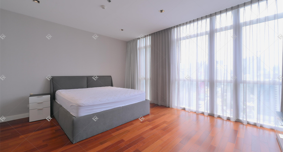 Wohnung zur Miete mit 3 Zimmer in Pathum Wan, Bangkok