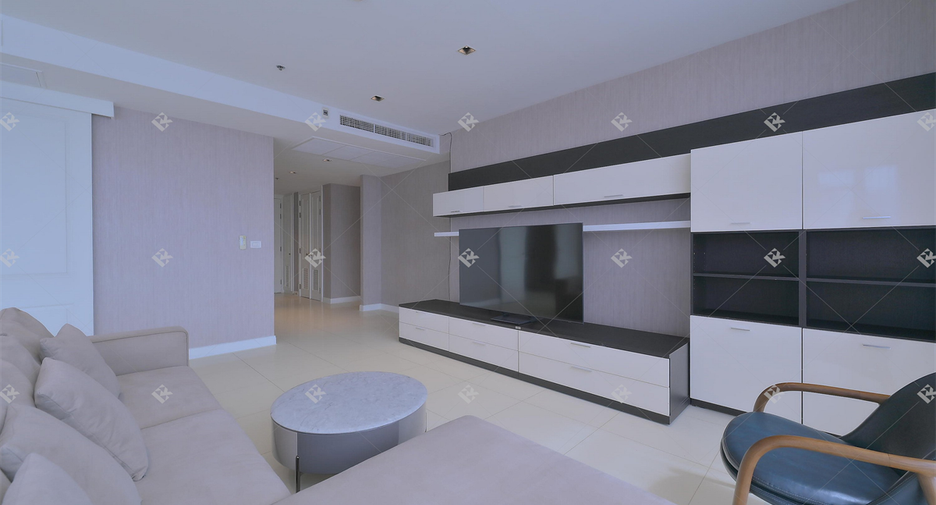 Wohnung zur Miete mit 3 Zimmer in Pathum Wan, Bangkok