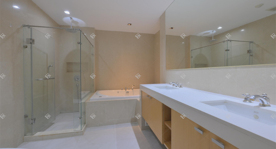 Wohnung zur Miete mit 3 Zimmer in Pathum Wan, Bangkok