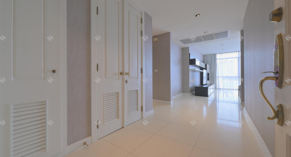 Wohnung zur Miete mit 3 Zimmer in Pathum Wan, Bangkok