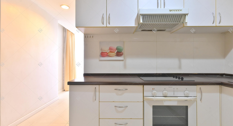 For rent 2 bedrooms condo in Khlong Toei, Bangkok