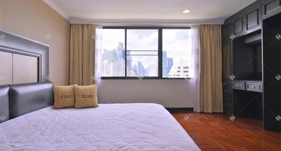 For rent 2 bedrooms condo in Khlong Toei, Bangkok